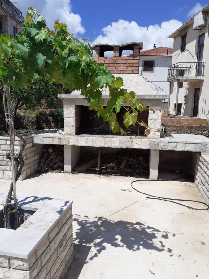 Apartmani Miletic Jelsa  Exterior photo